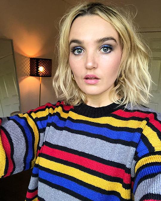 克洛伊·菲内曼 Chloe Fineman照片