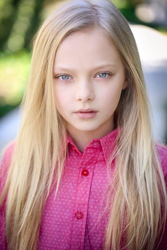 阿米尔·米勒 Amiah Miller照片