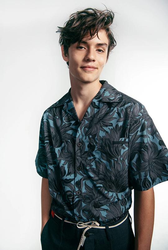 路易斯·帕特里奇 Louis Partridge照片