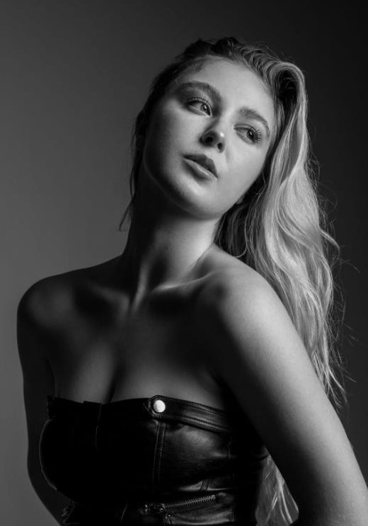 Mackenzie Wynn照片