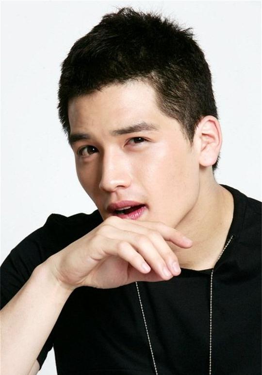 刘健 Yu Geon照片