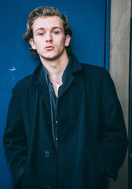 哈利·劳蒂 Harry Lawtey照片