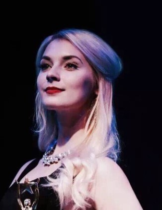 白雪 Anastasia Berestova照片