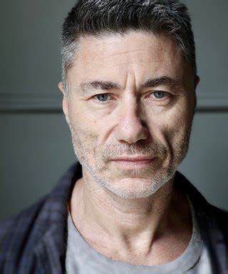 安东·瓦朗西 Anton Valensi照片