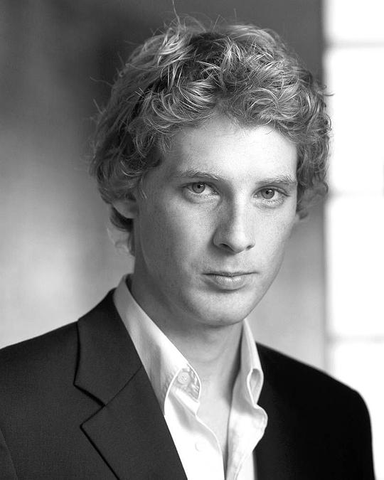 尼古拉斯·阿格纽 Nicholas Agnew照片