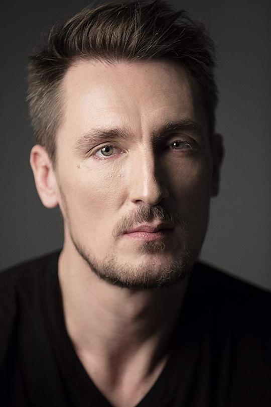 弗朗西斯科·雷耶斯 Francisco Reyes照片