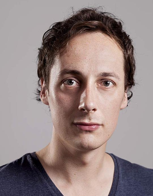 汤姆·贝尔 Tom Bell照片