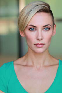 艾美·斯托尔特 Aimee Stolte照片