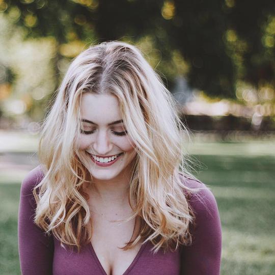 奥利维亚·马克林 Olivia Macklin照片