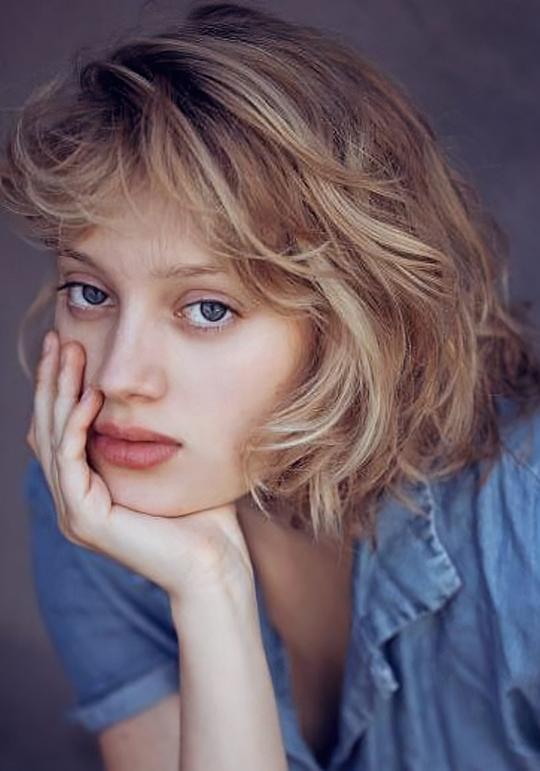 娜迪亚·特列什科维奇 Nadia Tereszkiewicz照片