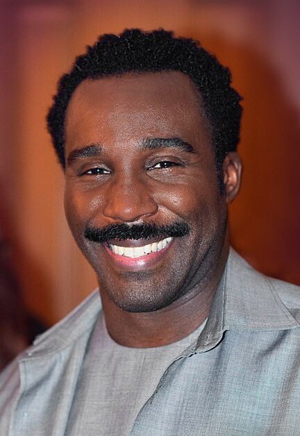 特拉梅尔·提尔曼 Tramell Tillman照片