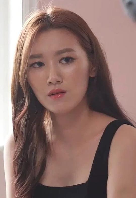 韩艺瑟 Han Yi-seul照片