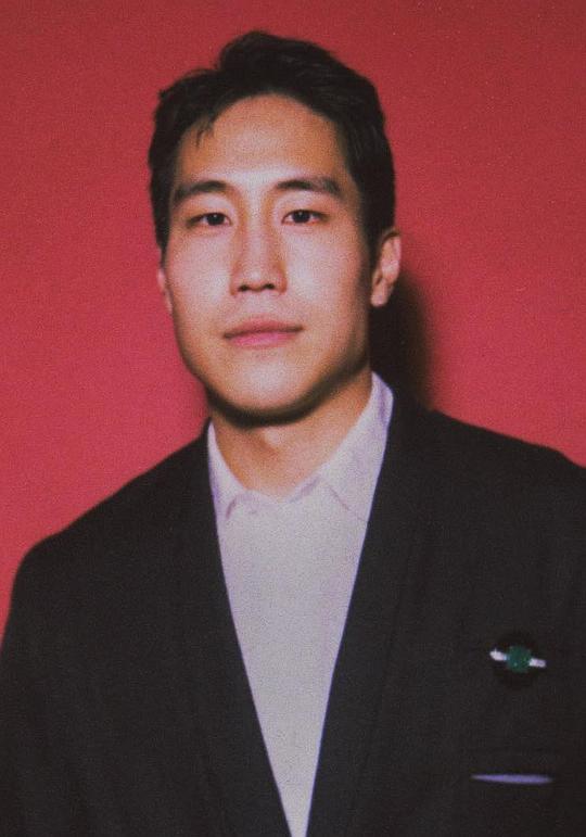 扬·马齐诺 Young Mazino照片