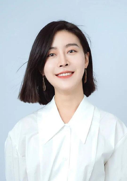 杨岚 Leona Yang照片