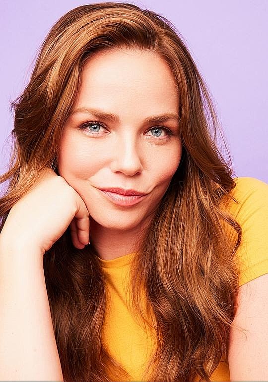 安雅·阿克斯丁 Anja Akstin照片