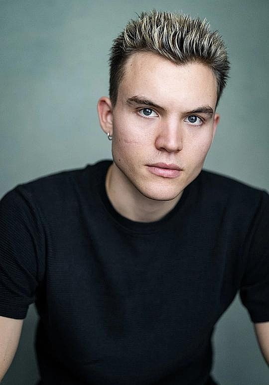 费迪南德·麦凯 Ferdinand McKay照片