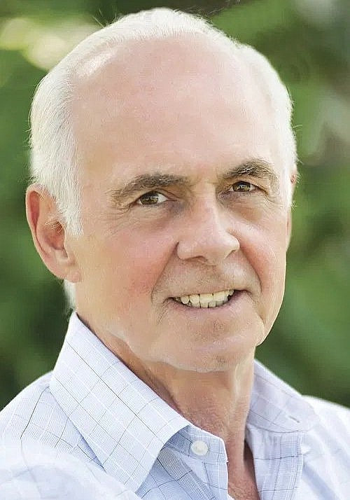 丹尼斯·奎里根 Dennis Creaghan照片