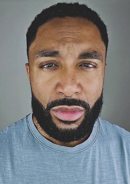 索菲安·弗朗西斯 Sofian Francis照片