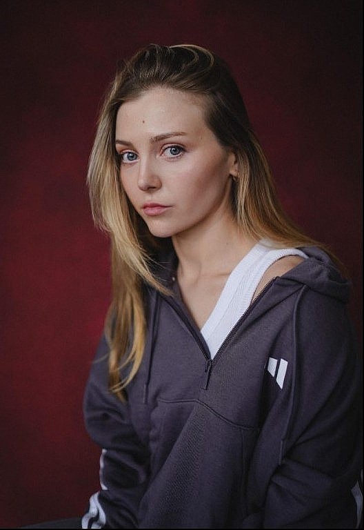 朱莉·兰伯顿 Julie Lamberton照片