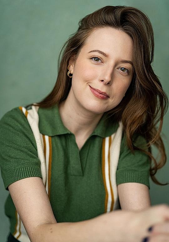 爱丽丝·布里塔因 Alice Brittain照片