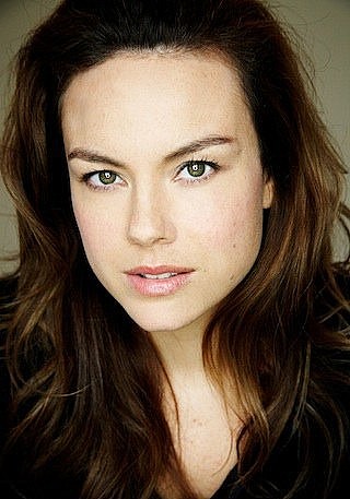 艾米·马修斯 Amy Mathews照片