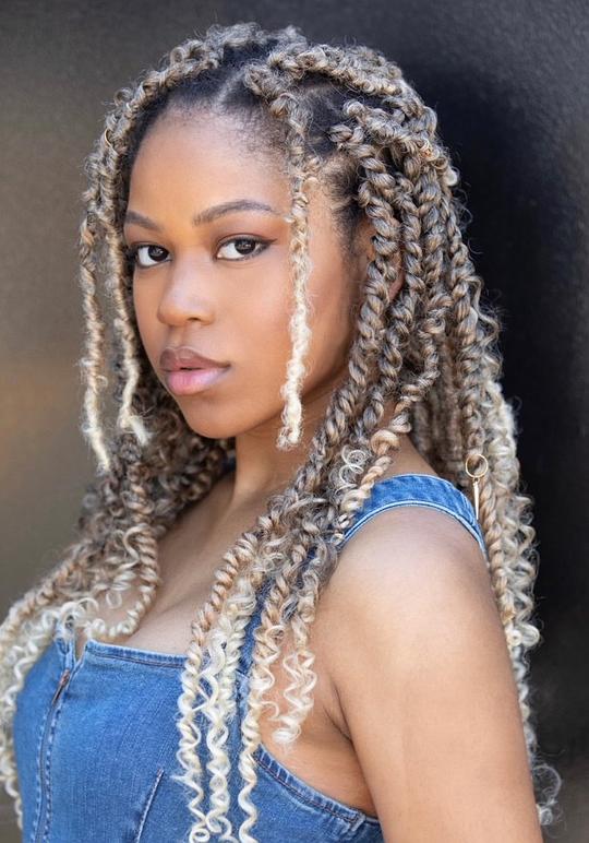 瑞尔·唐斯 Riele Downs照片