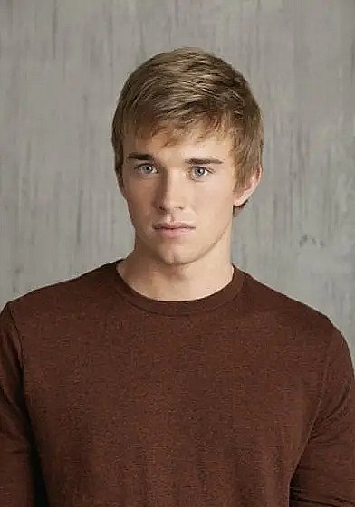 钱德勒·马西 Chandler Massey照片