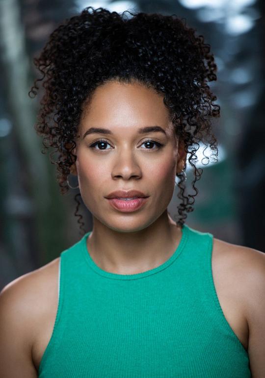 埃洛伊斯·沙克斯皮尔-哈特 Ellouise Shakespeare-Hart照片