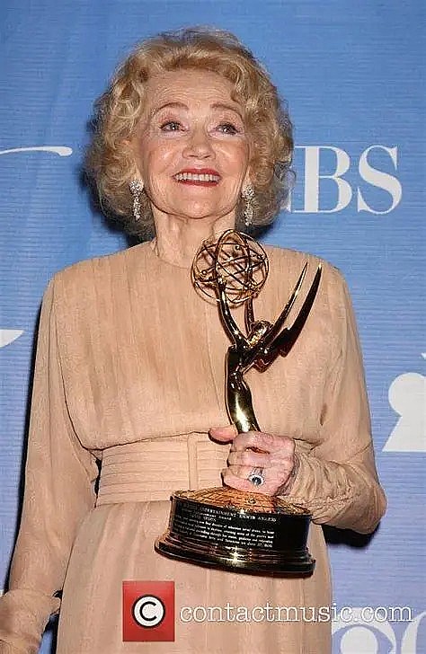 阿格奈什·尼克松 Agnes Nixon照片