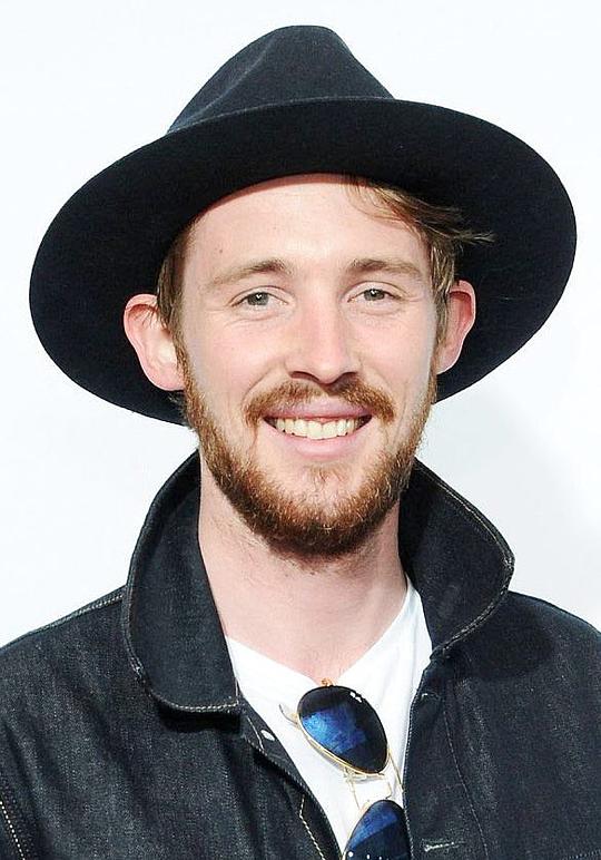 萨姆·伦奇 Sam Wrench照片