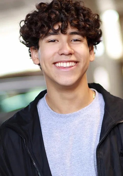 诺恩·佩雷兹 Noen Perez照片