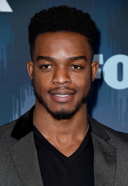 史蒂芬·詹姆士 Stephan James照片