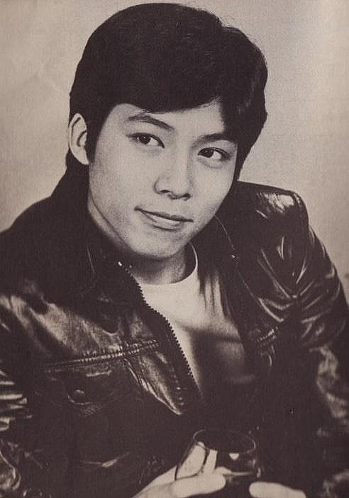 严秋华 Chau-wah Yim照片