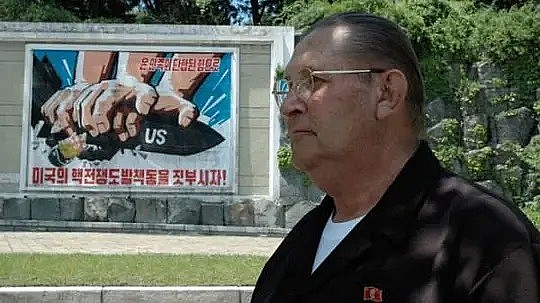 洪哲洙 James Joseph Dresnok照片