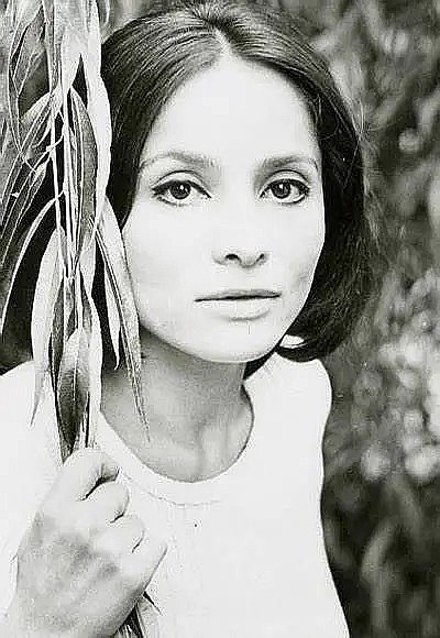 Pilar Pellicer照片