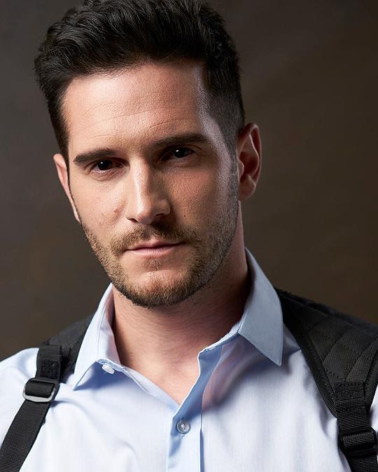 尼克·阿波斯托莱德斯 Nick Apostolides照片