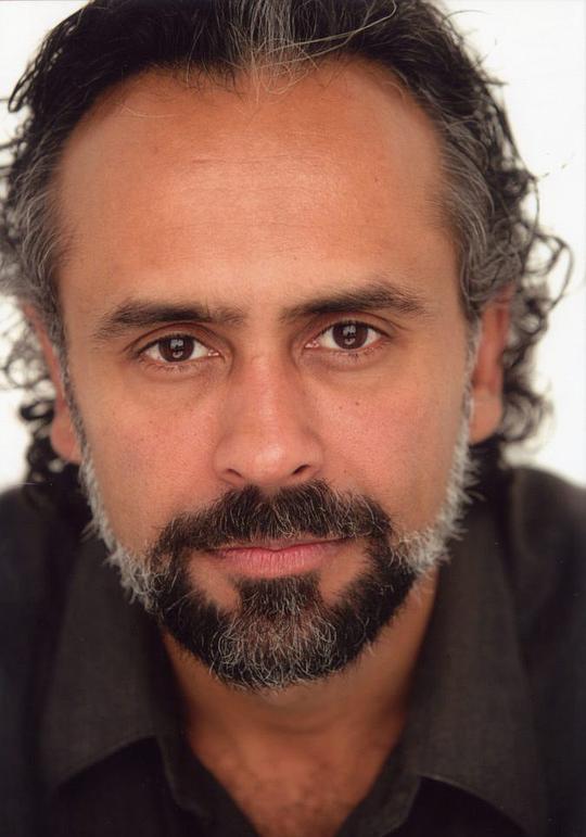 伯纳德·怀特 Bernard White照片