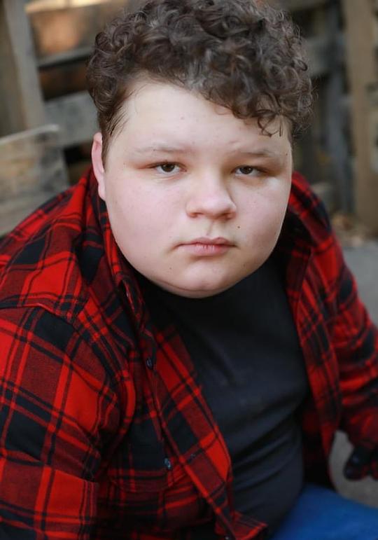 阿拉·霍利迪 Ara Hollyday照片