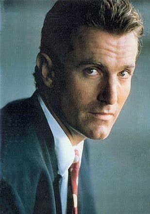 James Reyne照片