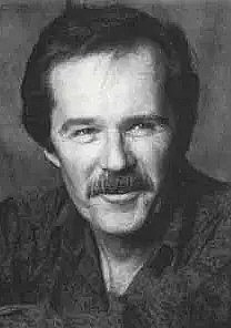 罗伯特·F·莱昂斯 Robert F. Lyons照片