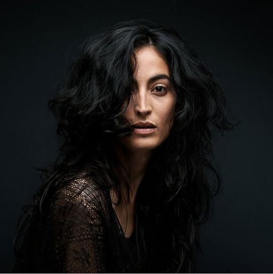 拉埃蒂茨亚·伊杜 Laëtitia Eïdo照片