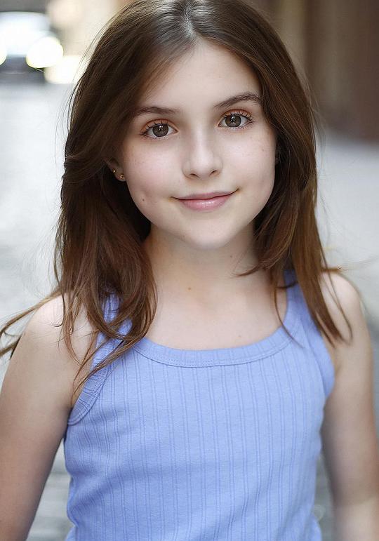 朱莉安娜·戴维斯 Juliana Davies照片