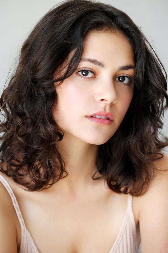 布鲁·亨特 Blu Hunt照片