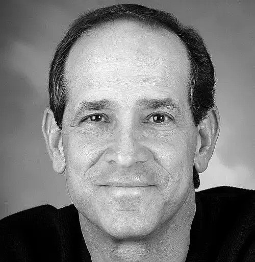 米切尔·劳伦斯 Mitchell Laurance照片
