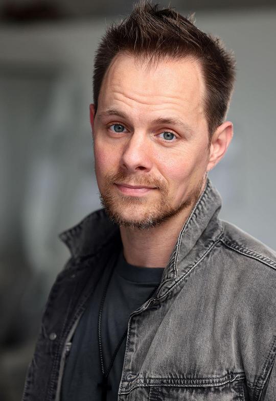 布莱恩·麦克卢尔 Bryan McClure照片