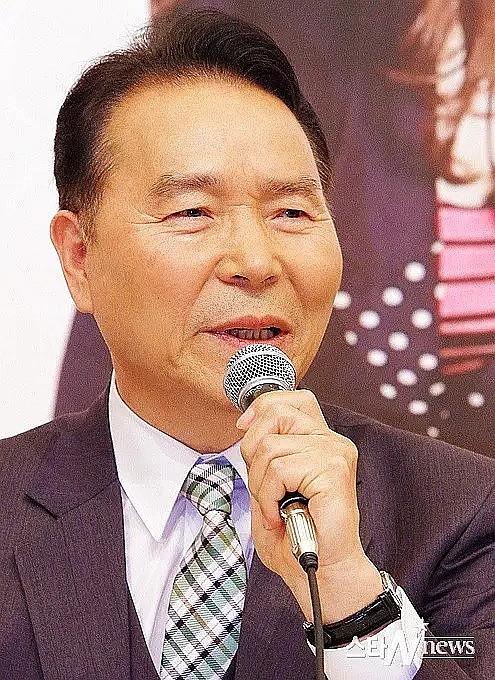 李荣厚 Yeong-hu Lee照片