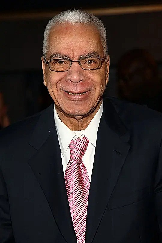 Earle Hyman照片