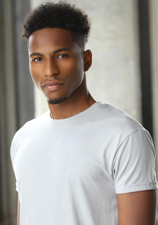 麦卡林 McKalin照片