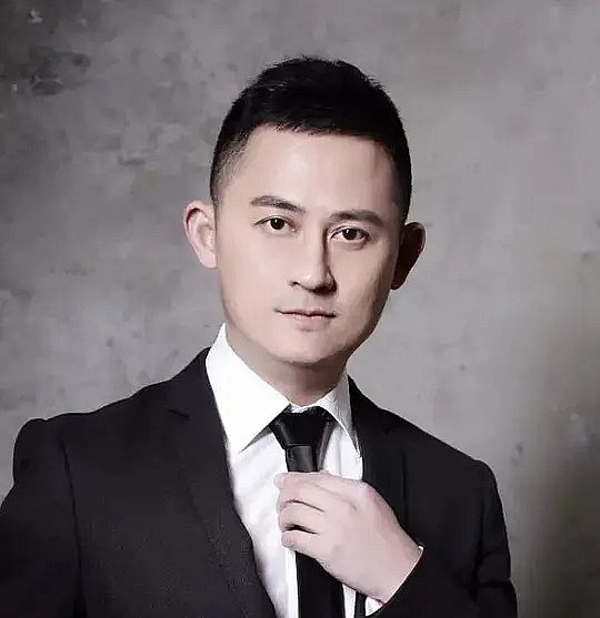 张震玮 Zhenwei Zhang照片