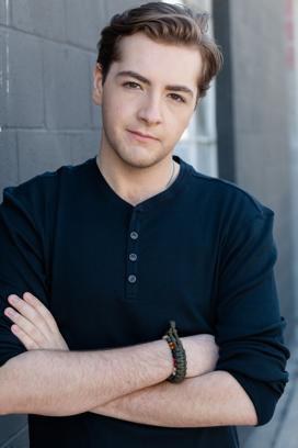 迈克尔·甘多菲尼 Michael Gandolfini照片